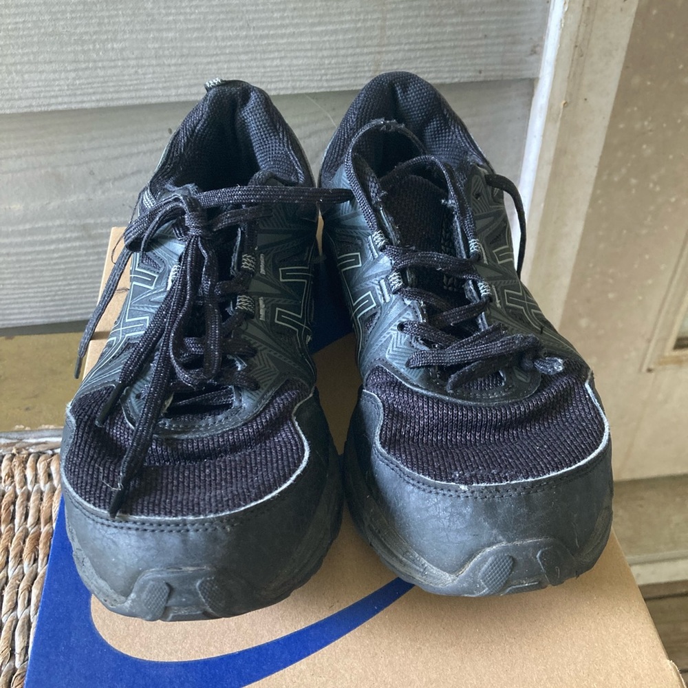 ASICS gel venture 8 size 8.5